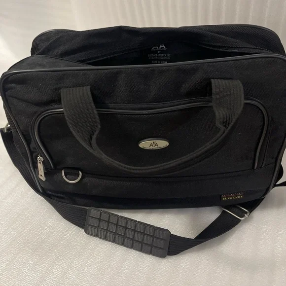 Black American Airlines Elegance Collection Travel Tote Bag - Picture 16 of 16